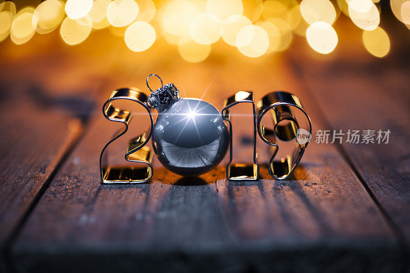 新年庆祝2019 -圣诞灯木质装饰